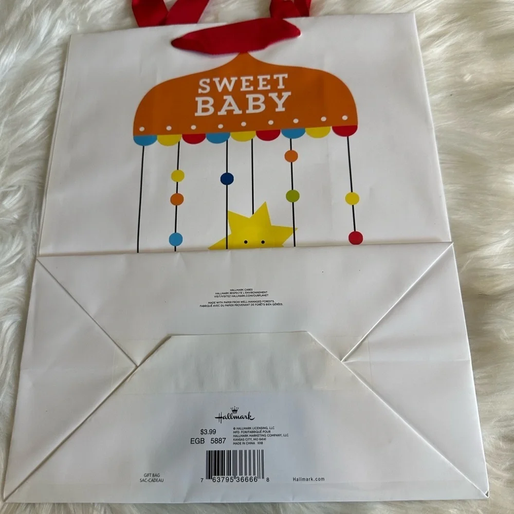 🩵5/$8 Hallmark Sweet Baby Gift Bag with Red and Orange Accents